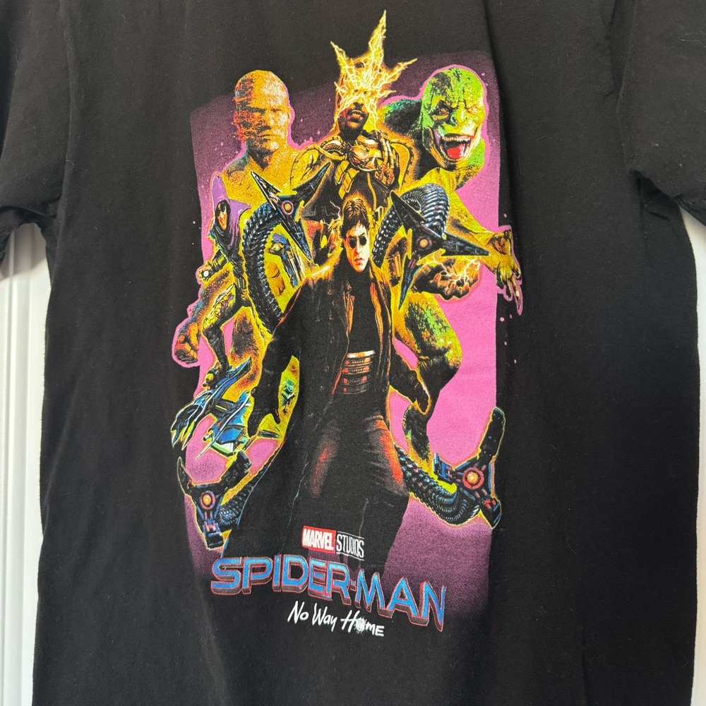 Hot Topic Marvel Spider-Man: No Way Home Villains Collage T-Shirt, medium - Picture 3 of 5